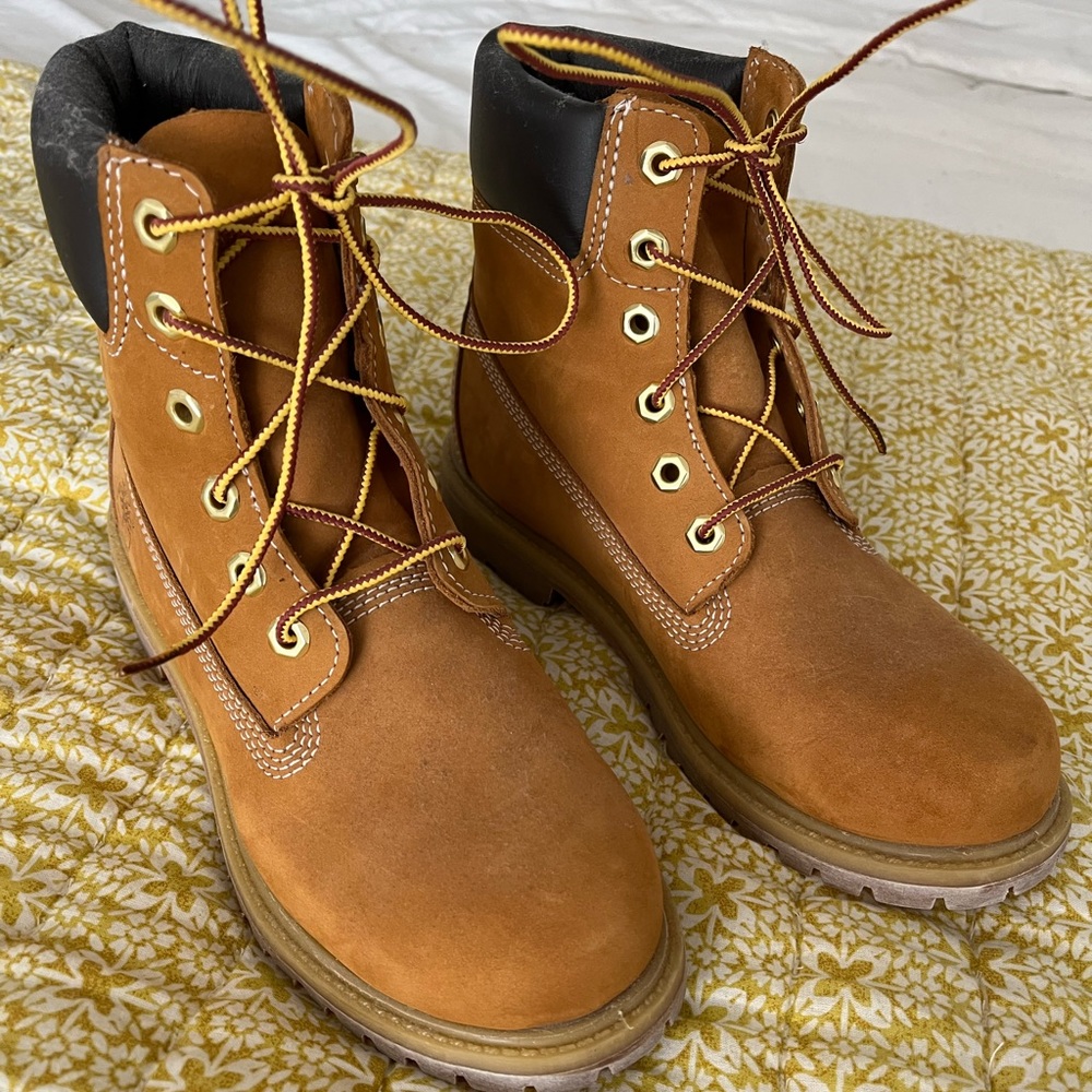 Authentic Timberland Boots size 7 Never Worn